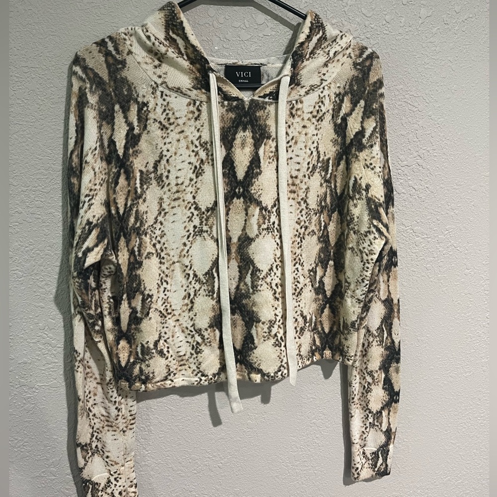 VICI crop sweater